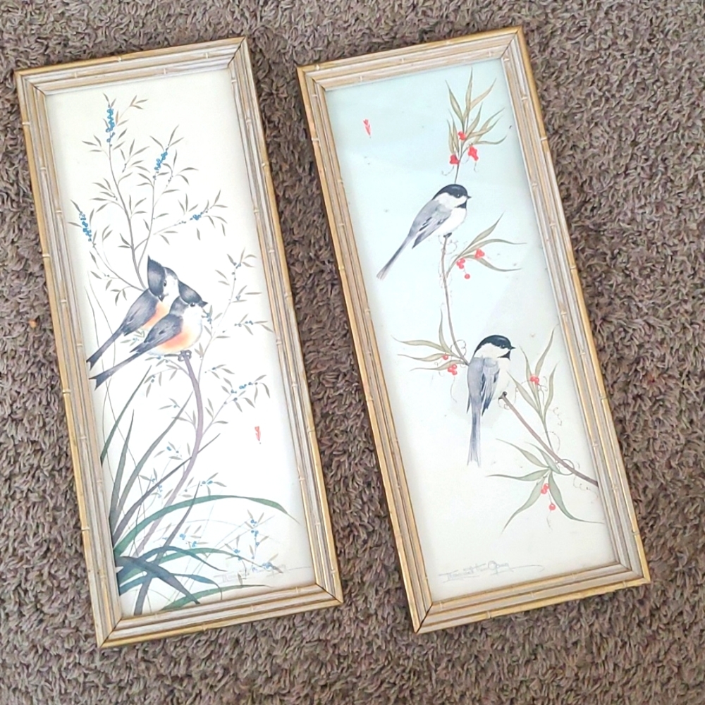 2 vintage bird prints in matching frames